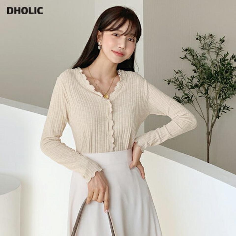 リブウェーブボタンTシャツ・全4色・t61513 レディース 【tops】【韓国 ファッション トップス Tシャツ カットソー 長袖 Vネック ウェーブ リブ スリム フィット 体型カーバー フェミニン シンプル デイリー ベーシック カジュアル カジュアル 秋 冬】