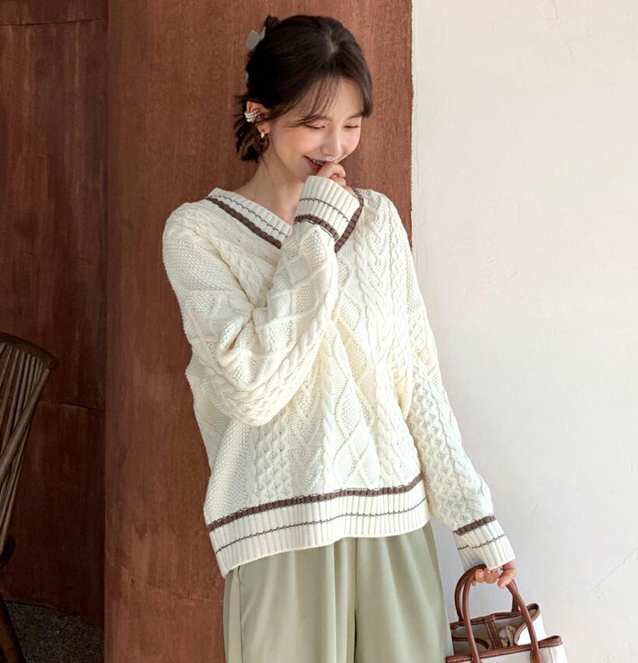 配色Vネックケーブルニット・全3色・t61515 レディース 【tops】【韓国 ファッション トップス ニット 長袖 ぼわん袖 Vネック ケーブルニット デコルテ ルーズ ラフ ゆったり 体型カーバー デイリー ベーシック カジュアル シンプル カジュアル 秋 冬】