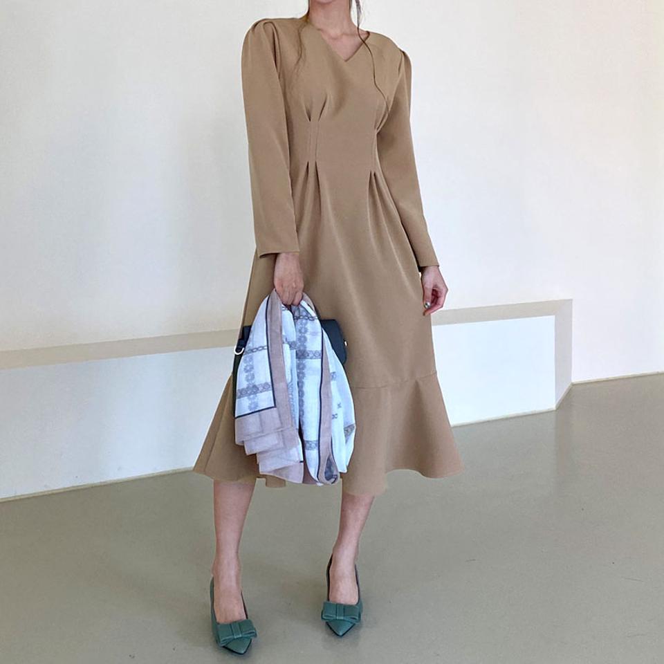 Vネックタックワンピース・全2色・t66609 レディース 【ops】【ワンピース ミディ丈 ミディワンピース 長袖 フレアワンピース フレア Vネック タック 単色 無地 フェミニン 秋 冬 韓国 ファッション】【ハイホリHIHOLLI】