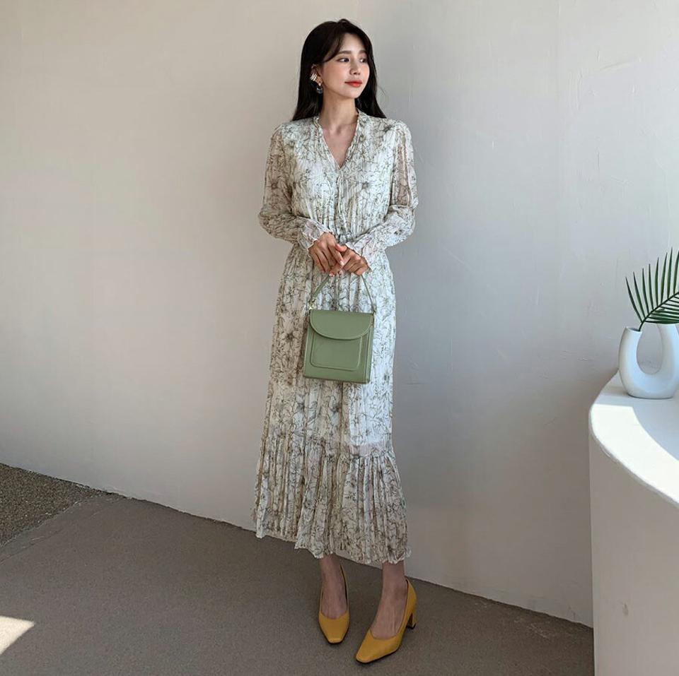 花柄リンクルワンピース・全2色・t61522 レディース 【ops】【韓国 ファッション ワンピース ロング ロングワンピース 長袖 花柄 リンクル デコルテ Vネック 体型カバー フェミニン 上品 ベーシック シンプル カジュアル 秋 冬】【fw】