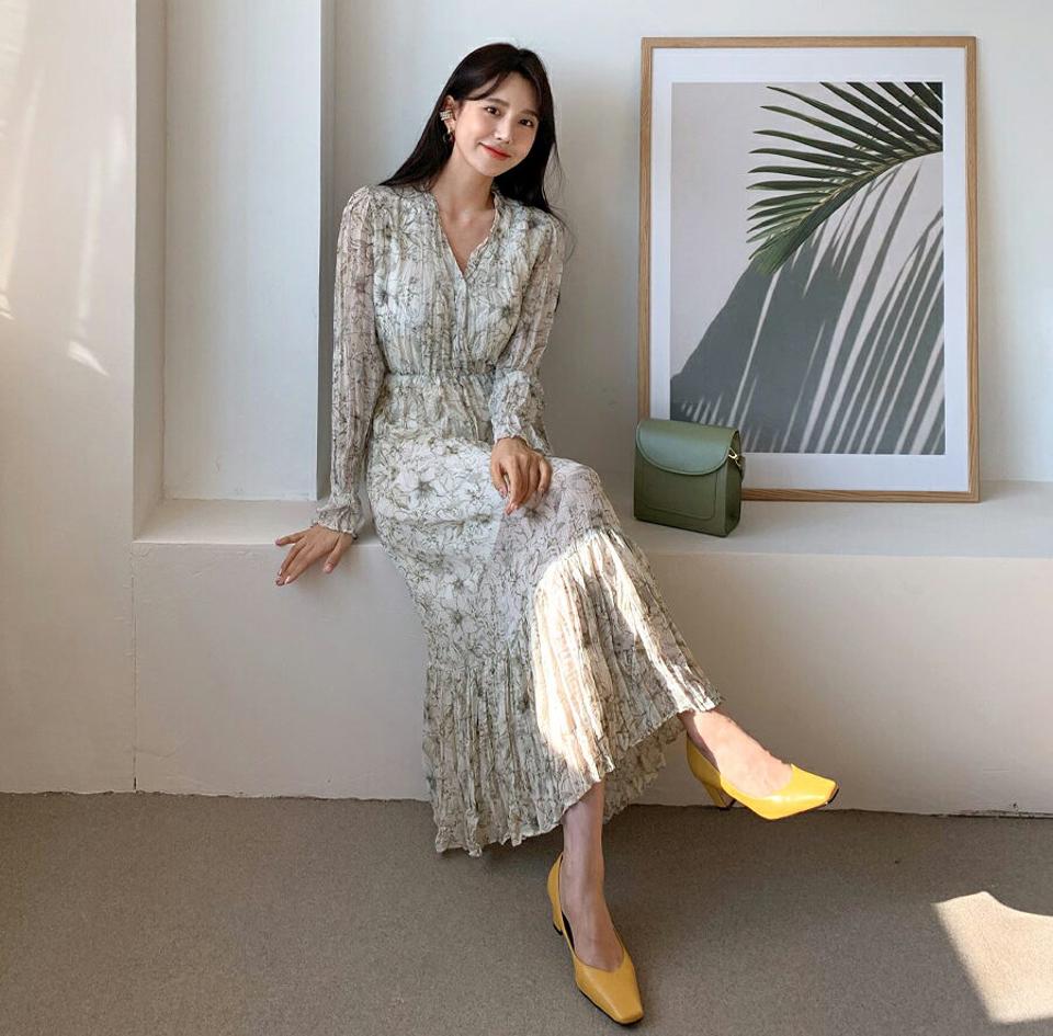 花柄リンクルワンピース・全2色・t61522 レディース 【ops】【韓国 ファッション ワンピース ロング ロングワンピース 長袖 花柄 リンクル デコルテ Vネック 体型カバー フェミニン 上品 ベーシック シンプル カジュアル 秋 冬】【fw】