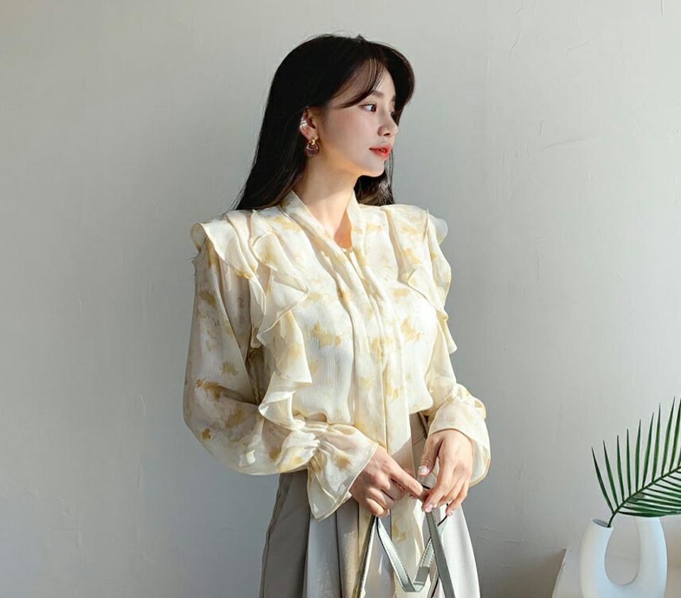 【只今10%OFF】花柄フリルリボンブラウス・全2色・t61519 レディース 【bl】【韓国 ファッション トップス ブラウス 長袖 花柄 フラワー フリル シフォン シースルー 上品 ベーシック フェミニン カジュアル デイリー カジュアル 秋 冬】