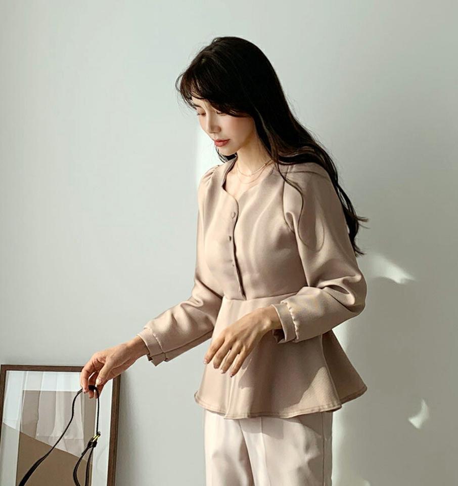 スクエアフレアブラウス・全4色・t61518 レディース 【bl】【韓国 ファッション トップス ブラウス 長袖 スクエアネック 首元 デコルテ リボン フレア 無地 上品 ベーシック フェミニン カジュアル デイリー カジュアル 秋 冬】