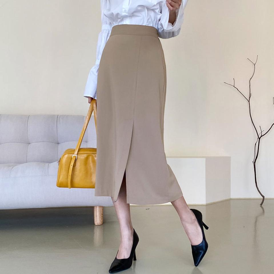 フロントスリットスカート・全3色・b66617 レディース 【sk】【スカート ミディ丈 ミディスカート スリット 大人 単色 無地 シンプル きれいめ オフィスカジュアル 秋 冬 韓国 ファッション】【ハイホリHIHOLLI】