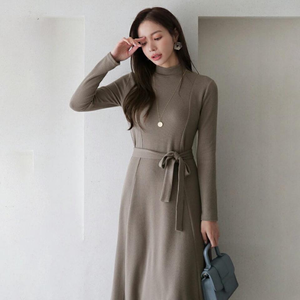 ストラップ付ハーフネックワンピース・全3色・b66661 レディース 【ops】【ワンピース ロング ロングワンピース 長袖 ハーフネック ストラップ 単色 無地 シンプル 大人 モダン フレア フレアワンピース 秋 冬 韓国 ファッション】【ハイホリHIHOLLI】