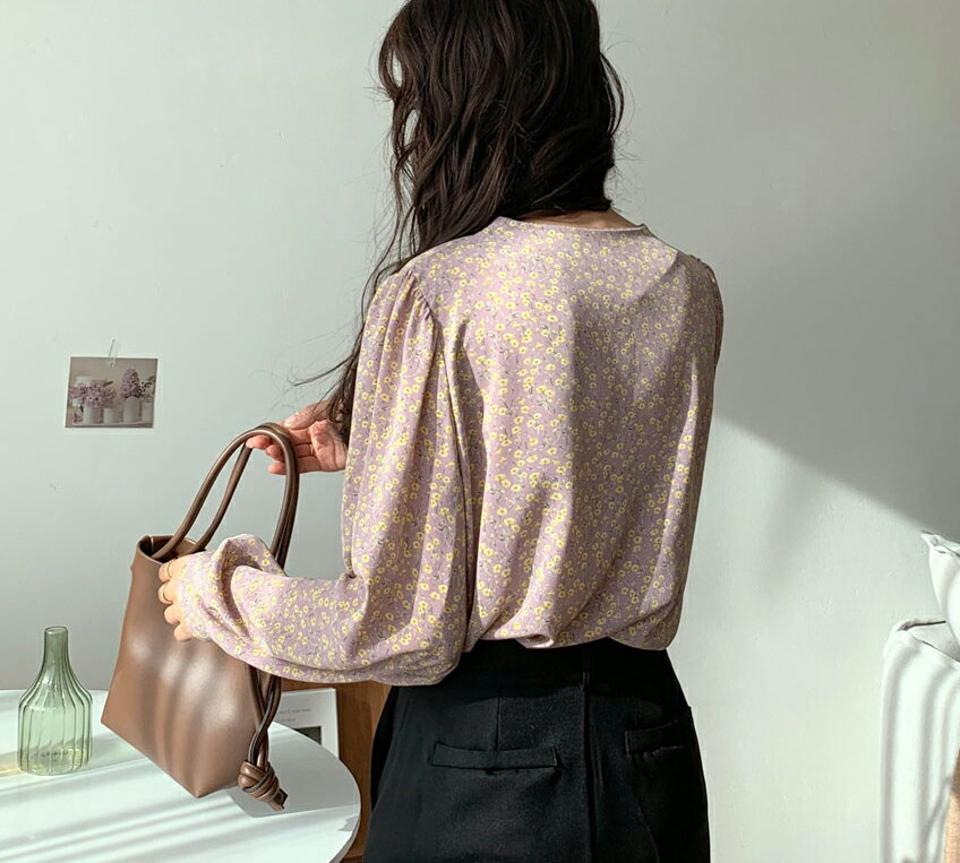 花柄Vネックブラウス・全4色・t56779 レディース 【bl】【韓国 ファッション トップス ブラウス 長袖 花柄 Vネック 小花柄 デコルテ シフォン フラワー 春 フェミニン カジュアル デイリー 秋 冬】