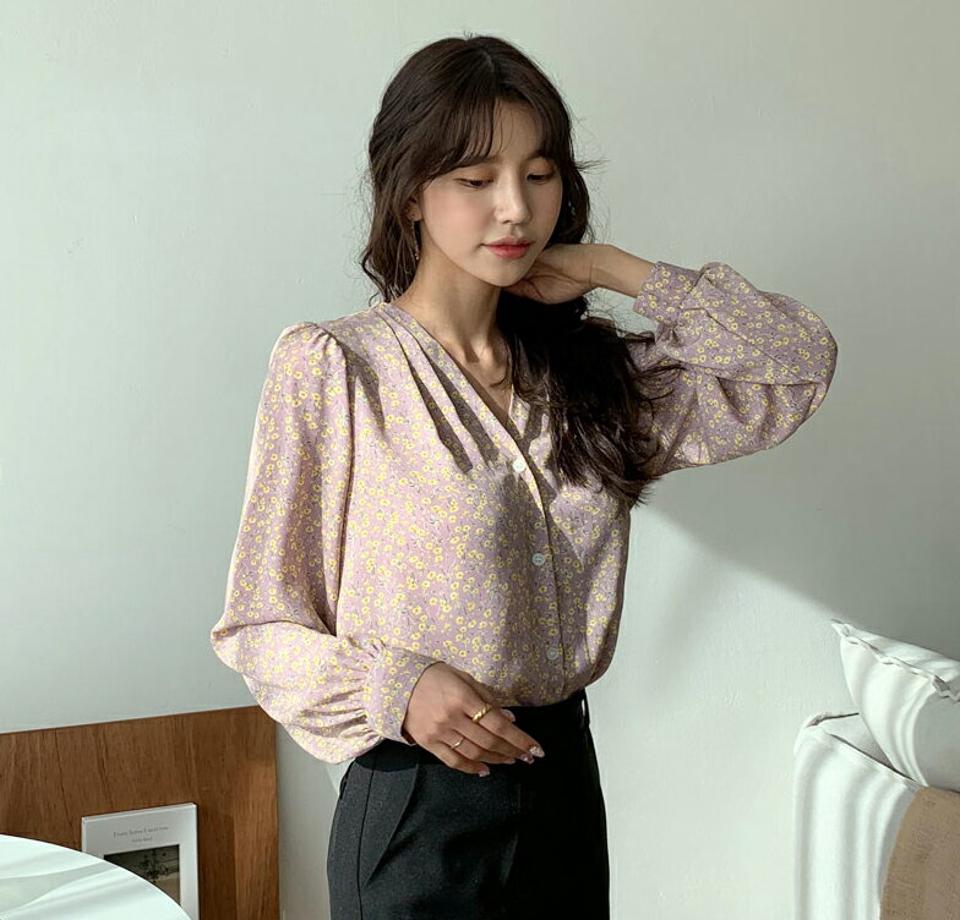 花柄Vネックブラウス・全4色・t56779 レディース 【bl】【韓国 ファッション トップス ブラウス 長袖 花柄 Vネック 小花柄 デコルテ シフォン フラワー 春 フェミニン カジュアル デイリー 秋 冬】