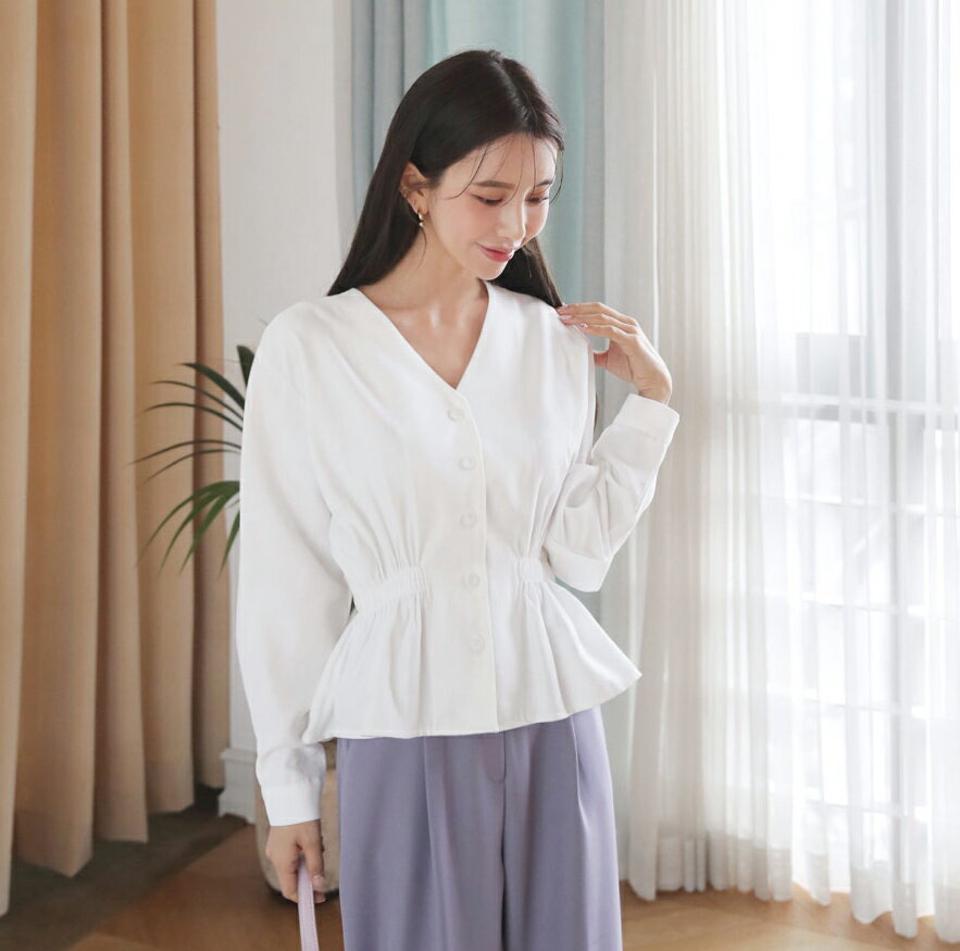 ボタンフレアブラウス・全2色・t63007 レディース 【bl】【韓国 ファッション トップス ブラウス 長袖 Vネック フレアブラウス デコルテ ウエストゴム 上品 ベーシック フェミニン カジュアル デイリー 秋 冬】