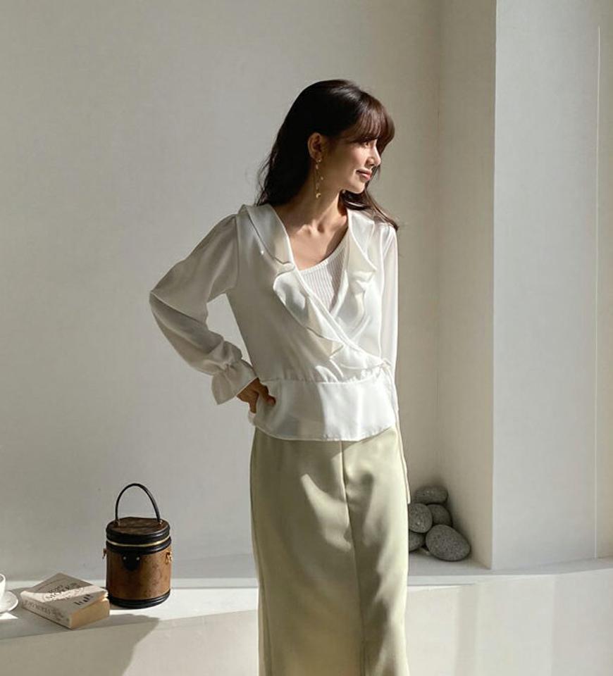 フリルラップブラウス・全4色・t62695 レディース 【bl】【韓国 ファッション トップス ブラウス 長袖 Vネック フリル ボリューム リボン フレア 春 春ブラウス 上品 フェミニン カジュアル デイリー 秋 冬】