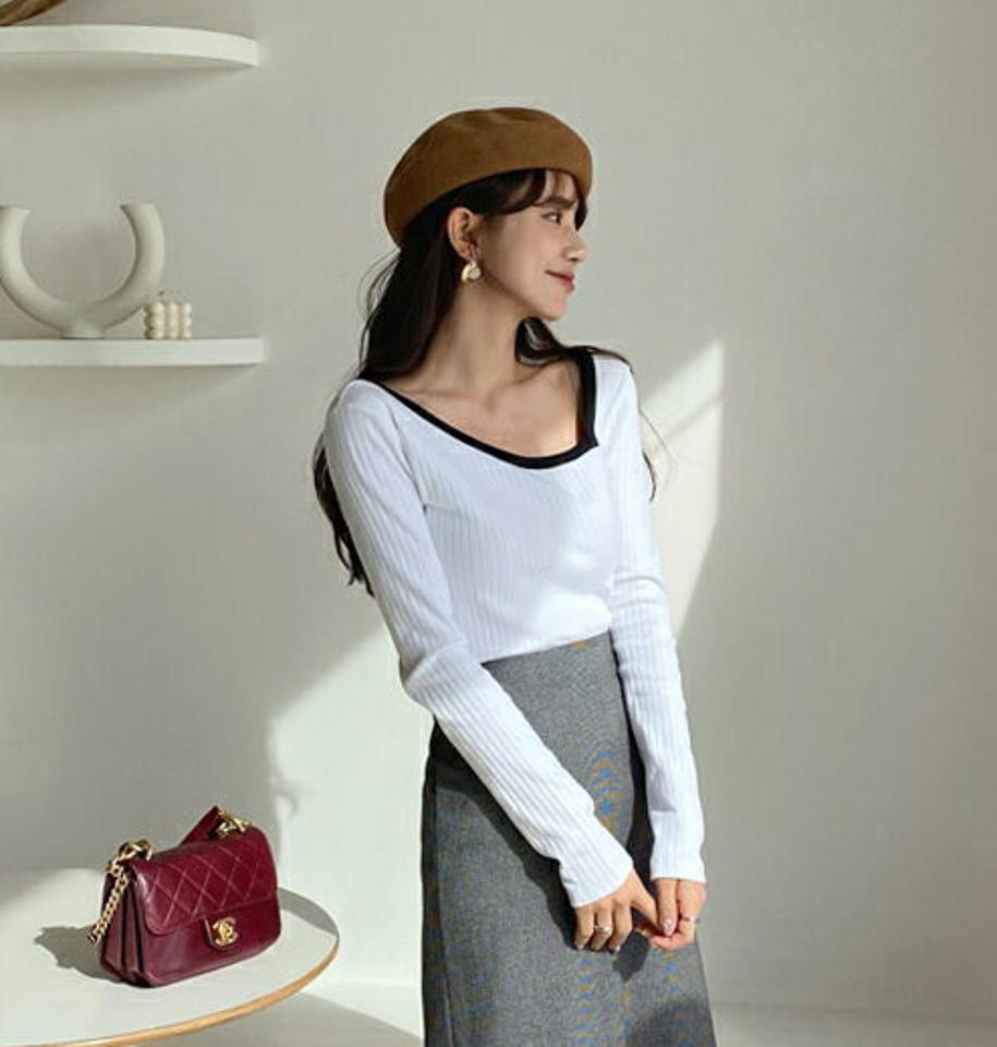 アンバランスネック配色Tシャツ・全2色・t62689 レディース 【tops】【韓国 ファッション トップス Tシャツ 長袖 デコルテ アンバランスネック スリム フィット リブ カジュアル 上品 体型カーバー デイリー ベーシック 春 無地 秋 冬】