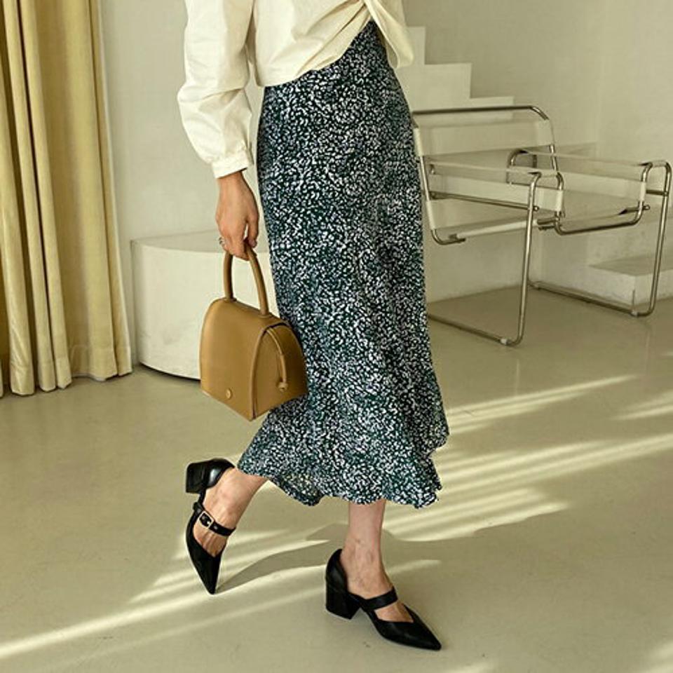 パターンフレアスカート・全2色・t62717 レディース 【sk】【韓国 ファッション ボトムス スカート ロング ロングスカート ウエストゴム フレア パターン オールシーズン バックゴム カジュアル 体型カバー シンプル フェミニン ベーシック 上品 秋 冬】