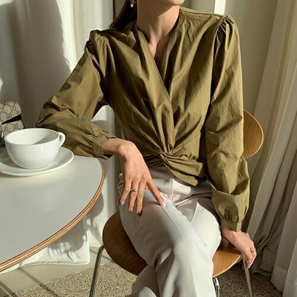 ツイストクロップドブラウス・全4色・t62706 レディース 【bl】【韓国 ファッション トップス ブラウス 長袖 Vネック ツイスト クロップド ボリューム ボリューミー 体型カバー 上品 春 フェミニン カジュアル デイリー 秋 冬】