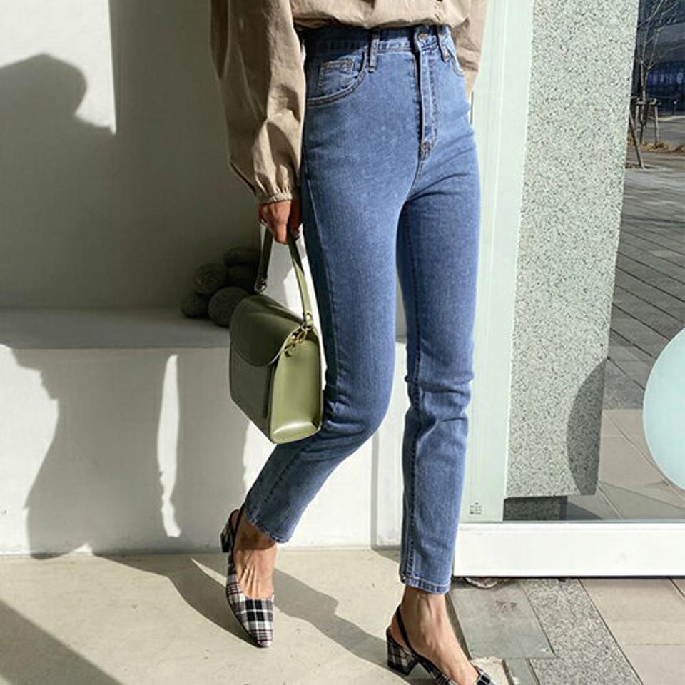 スリムストレートデニムパンツ・全2色・t62724 レディース 【pt】【韓国 ファッション ボトムス パンツ ロング デニムパンツ スリム ストレート 無地 美脚 10分丈 十分丈 カジュアル デイリー 秋 冬】