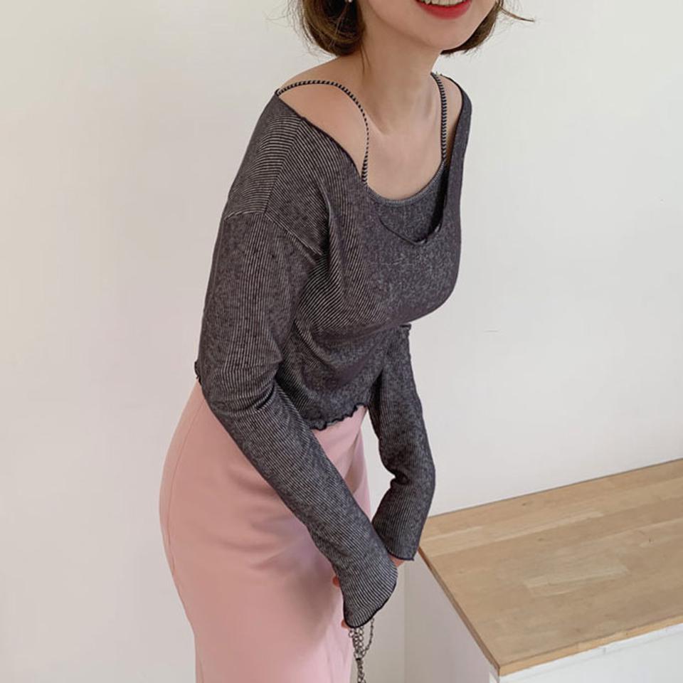 ストライプキャミ&TシャツSET・全2色・t64907 レディース 【tops】【韓国 ファッション トップス Tシャツ 長袖 ストライプ ウェーブ キャミ セット スクエアネック クロップド丈 ボートネック スリム 上品 体型カーバー デイリー ベーシック 秋 冬】