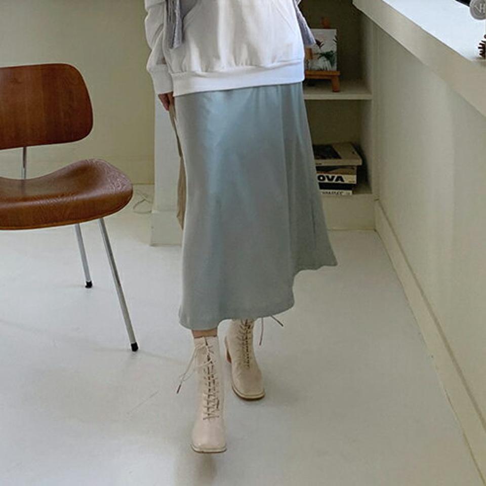 サテンフレアスカート・全3色・t66804 レディース 【sk】【スカート ロング ロングスカート サテン 単色 無地 フェミニン シンプル フレア フレアスカート 大人 きれいめ 秋 冬 韓国 ファッション】【ハイホリHIHOLLI】