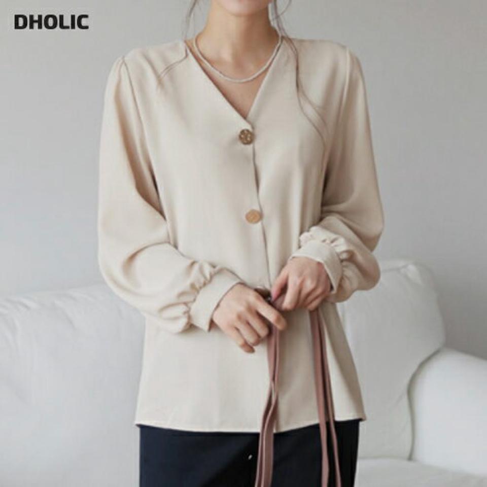 【15%OFF】≪人気商品再入荷≫Vネックゴールドボタンブラウス・全4色・t66706 レディース 【bl】トップス ブラウス 長袖 ゴールドボタン Vネック 単色 無地 シンプル きれいめ フェミニン オフィスカジュアル 大人 秋 冬 韓国ファッション ハイホリHIHOLLI blセール