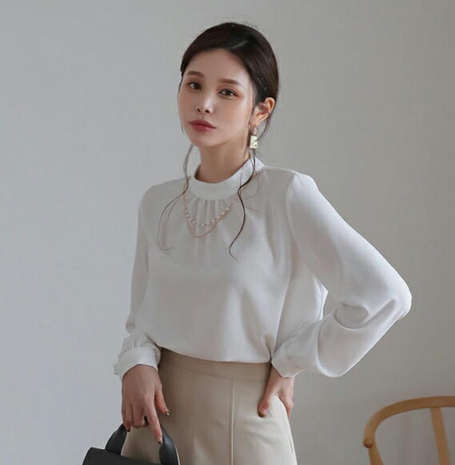 ネックレス付バンドカラーブラウス・全2色・t66704 レディース 【bl】【トップス ブラウス 長袖 バンドカラー ネックレス フェミニン 上品 きれいめ 大人 結婚式 デート 秋 冬 韓国 ファッション】【ハイホリHIHOLLI】