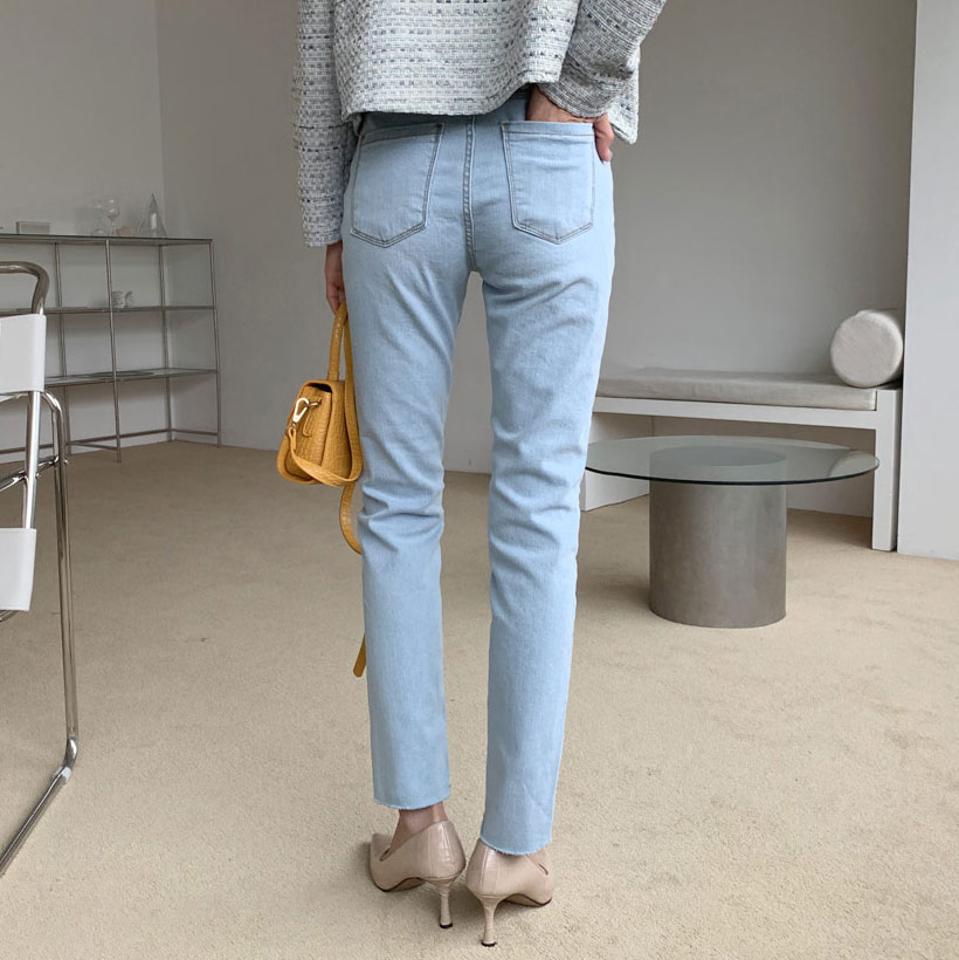 カットオフデニムパンツ・全3色・t61578 レディース 【pt】 韓国 ファッション ボトムス パンツ ロング デニムパンツ カットオフ デニム スリム フィット スキニー ストレート 無地 美脚 10分丈 十分丈 カジュアル デイリー 秋 冬