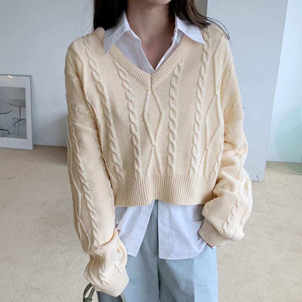 ケーブルVネックニット・全4色・b61553 レディース 【tops】【韓国 ファッション トップス ニット 長袖 Vネック ぼわん袖 ツイスト クロップド丈 ルーズ ゆったり デイリー ケーブルニット フェミニン ベーシック 無地 秋 冬】