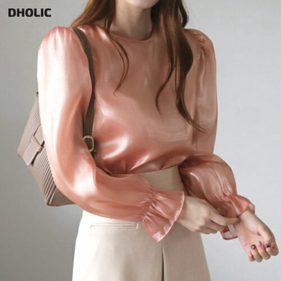 サテンパフブラウス・全2色・b44523 レディース 【bl】【トップス ブラウス 長袖 パフ袖 パフスリーブ ボリューム袖 袖コンシャス サテン ツヤ 光沢 単色 無地 シンプル フェミニン きれいめ 秋 冬 韓国 ファッション】【ハイホリHIHOLLI】