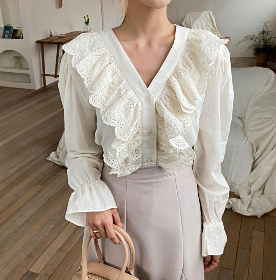 アイレットレースフリルブラウス・全2色・b61547 レディース 【bl】【韓国 ファッション トップス ブラウス 長袖 Vネック アイレット レース フリル ボリューミー 体型カバー 上品 春 フェミニン カジュアル デイリー 秋 冬】