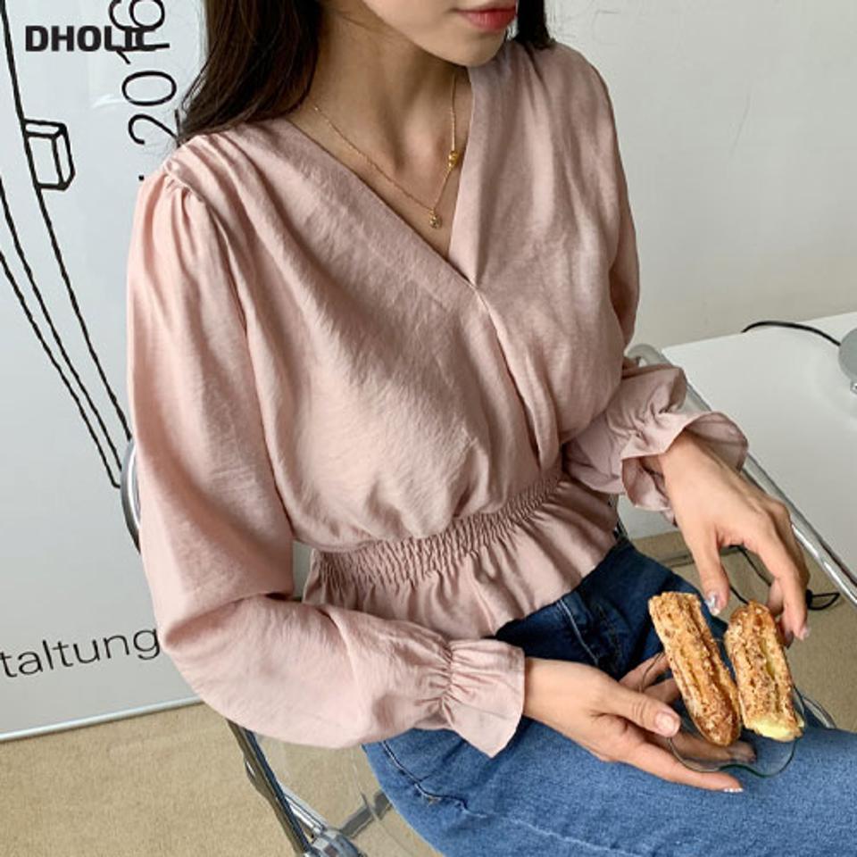 シャーリングVネックブラウス・全4色・t61548 レディース 【bl】【韓国 ファッション トップス ブラウス 長袖 Vネック シャーリング タック フリル ボリューミー 体型カバー 上品 春 フェミニン カジュアル デイリー 秋 冬】