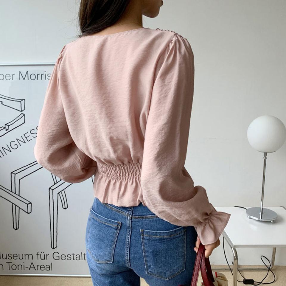 シャーリングVネックブラウス・全4色・t61548 レディース 【bl】【韓国 ファッション トップス ブラウス 長袖 Vネック シャーリング タック フリル ボリューミー 体型カバー 上品 春 フェミニン カジュアル デイリー 秋 冬】