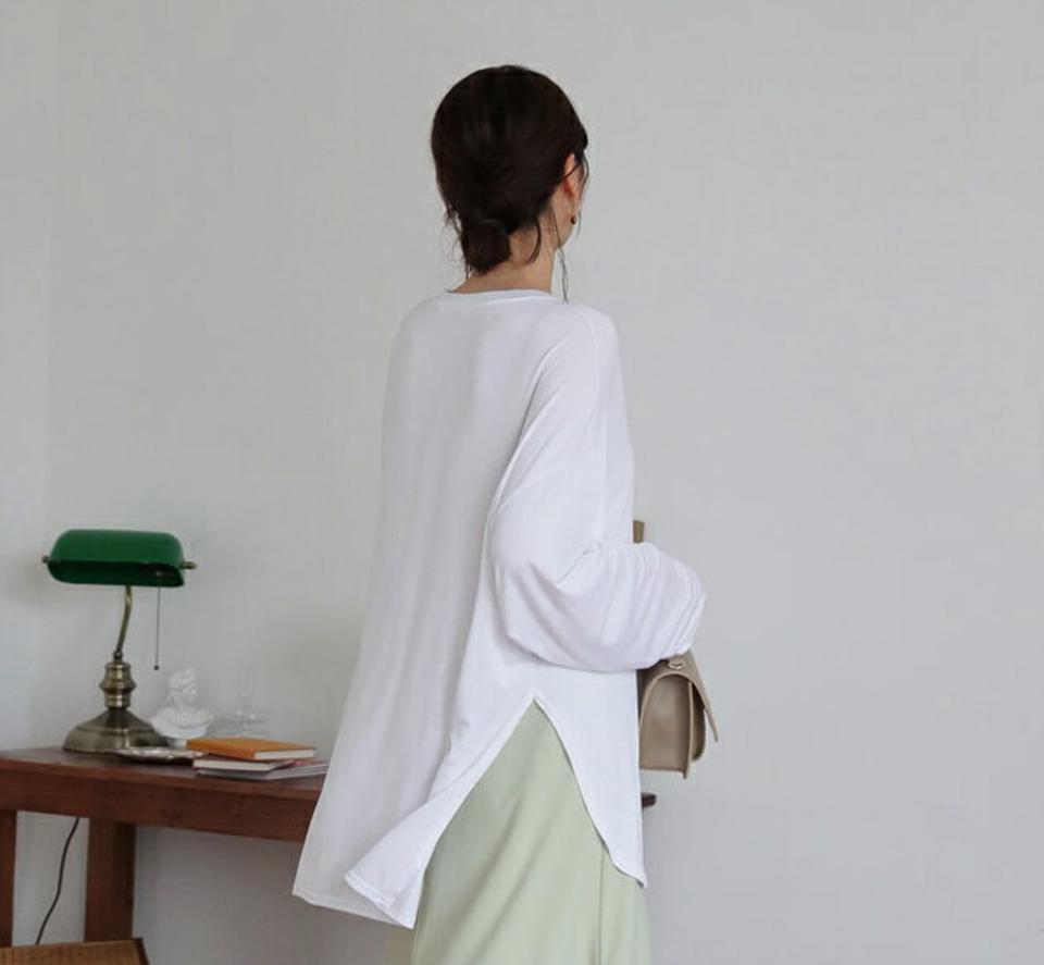レタリングルーズTシャツ・全3色・t66712 レディース 【tops】【トップス Tシャツ 長袖 ロンT ロゴ レタリング ロゴT スリット 深スリット アンバランス ゆったり ラフ オーバーサイズ 秋 冬 韓国 ファッション】【ハイホリHIHOLLI】【BT】