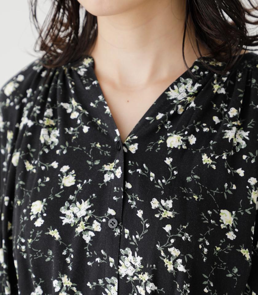 FLOWER GATHER BLOUSE/フラワーギャザーブラウス