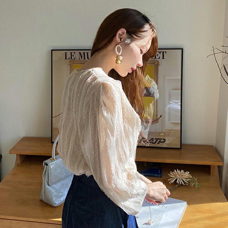 ウェーブフリルラインブラウス・全3色・t66772 レディース 【bl】【トップス ブラウス 長袖 ウェーブ フリル フェミニン 可愛い かわいい 秋 冬 韓国 ファッション】【ハイホリHIHOLLI】