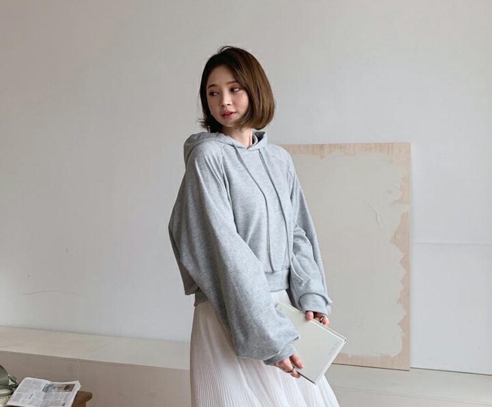ラグランクロップドフーディ・全4色・t56837 レディース 【tops】【韓国 ファッション トップス Tシャツ 長袖 カットソー フーディ フード ラグランスリーブ カジュアル ストリングフード クロップド 無地 秋 冬】