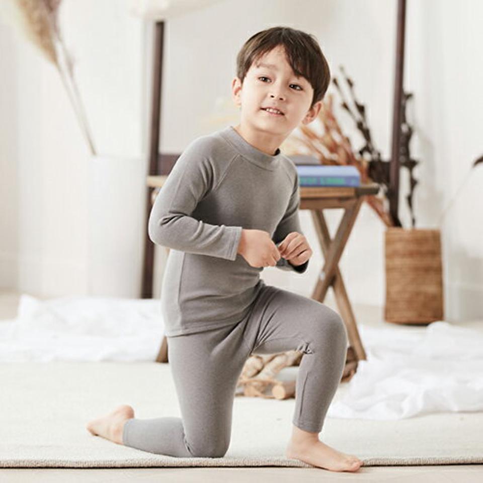 両起毛ルームウェア上下SET(kids)・u10732 キッズ 【3~8才】【uw】【韓国 ファッション パジャマ セットアップ スリム 細身 タイト Tシャツ パンツ 長袖 ロング インナー 下着 肌着 キッズ 子供 子供服 幼稚園 通学 通園 低学年 秋 冬】【KIDS】