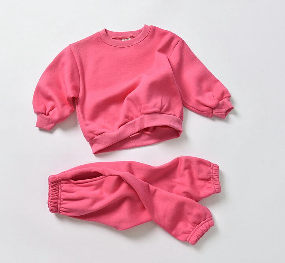 裏起毛ベーシックスウェット上下SET・u09770 キッズ【3~8才】【set】【セットアップ setup トップス スウェット 長袖 パンツ ズボン ロングパンツ ベーシック 単色 無地 裏起毛 女の子 男の子 冬 韓国 韓国子供服 子供 こども 子供服 こども服】【KIDS】