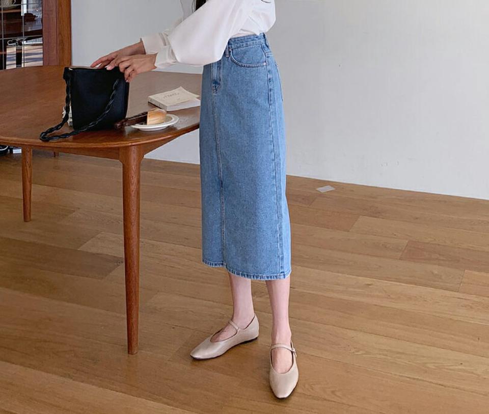 スリットデニムスカート・全2色・t61596 レディース 【sk】【韓国 ファッション ボトムス スカート ロング ロングスカート デニム バックスリット Hライン ベルトループ カジュアル 体型カバー シンプル フェミニン デイリー 秋 冬】