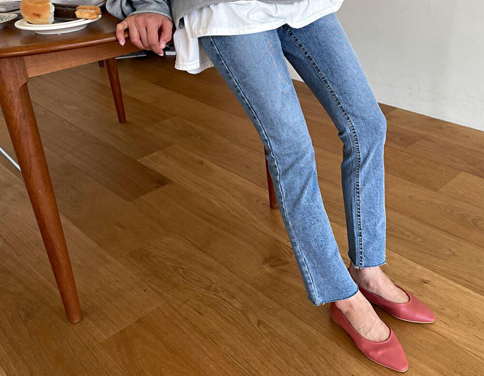 スリムデニムパンツ・全1色・t61598 レディース 【pt】 韓国 ファッション ボトムス パンツ ロング デニム カットオフ スリム ストレート 美脚 10分丈 十分丈 カジュアル デイリー 秋 冬