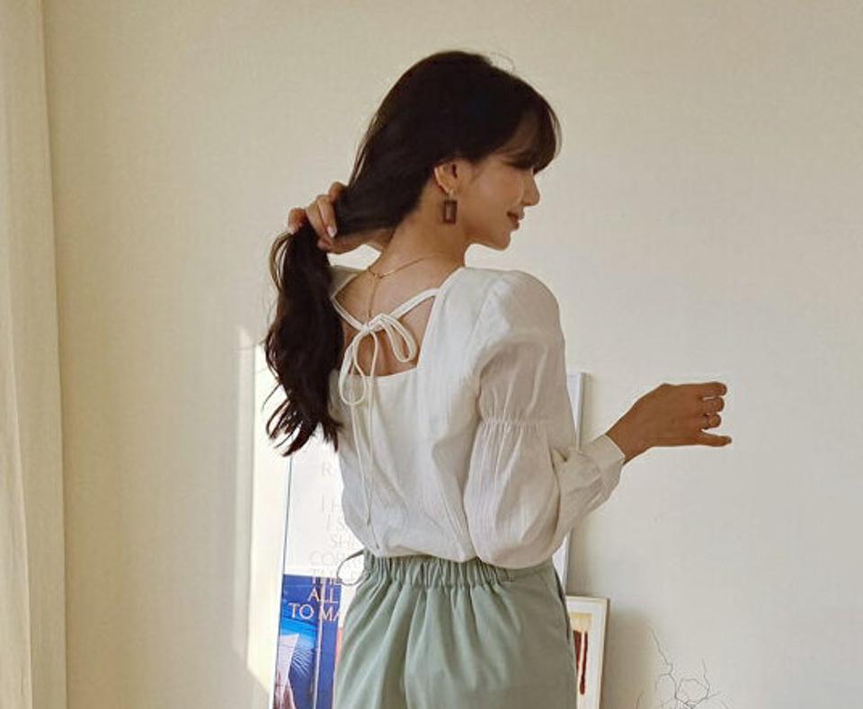 バックリボンスクエアブラウス・全3色・b62773 レディース 【bl】【韓国 ファッション トップス ブラウス 長袖 上品 スクエアネック バックリボン ラブリー ボリューム リボン フェミニン 春 カジュアル デイリー 秋 冬】