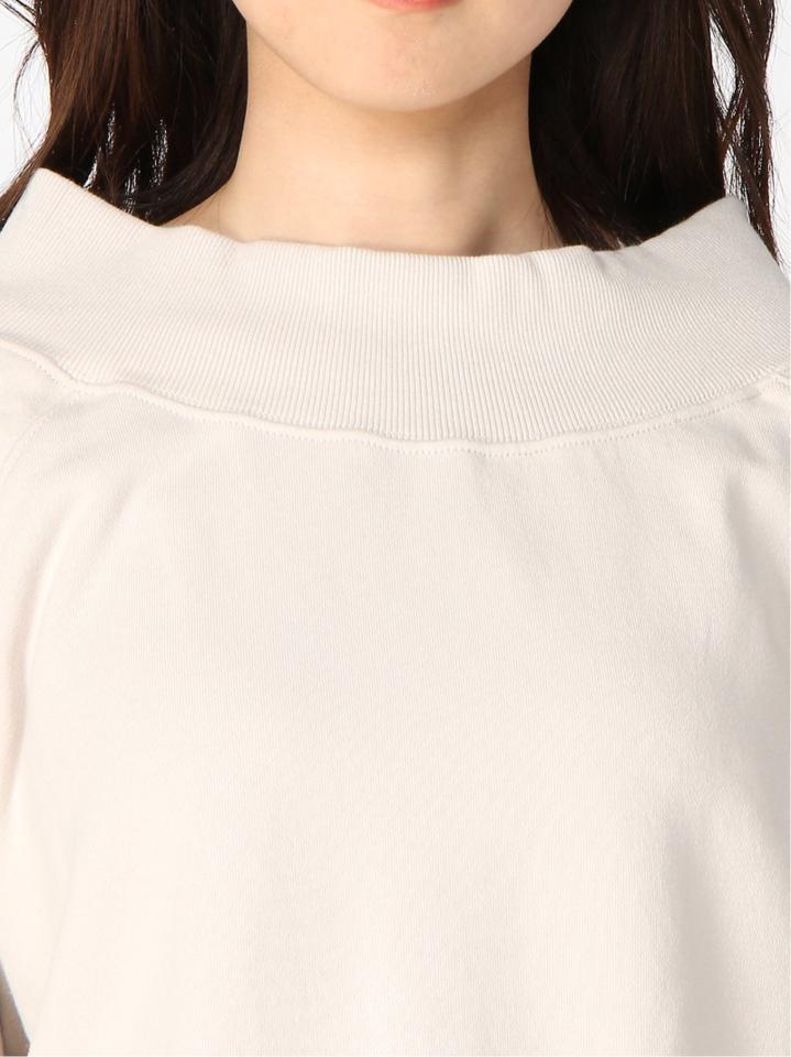 オフショルスウェット