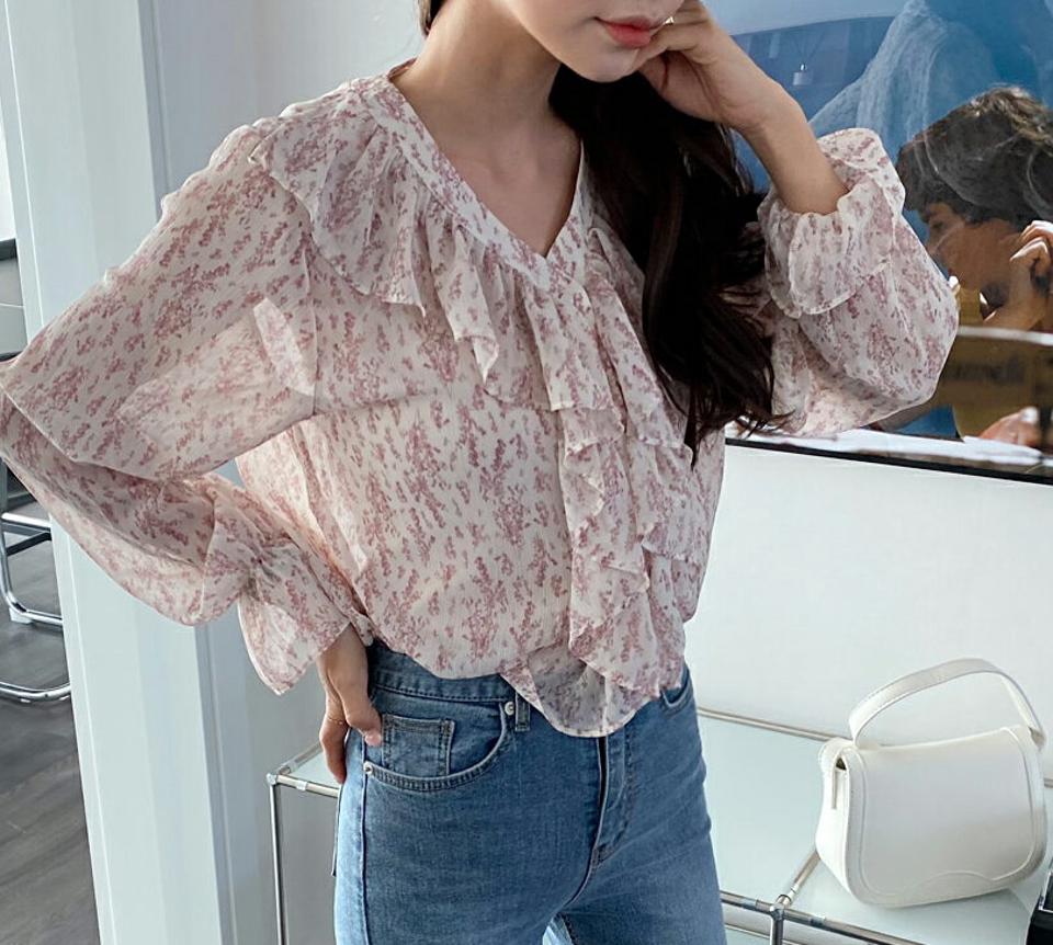 【只今10%OFF】小花柄シフォンブラウス・全3色・t64946 レディース 【bl】【韓国 ファッション トップス ブラウス 長袖 上品 Vネック 花柄 フラワー シフォンブ 春 ツヤ シースルー フレア フェミニン カジュアル デイリー 秋 冬】
