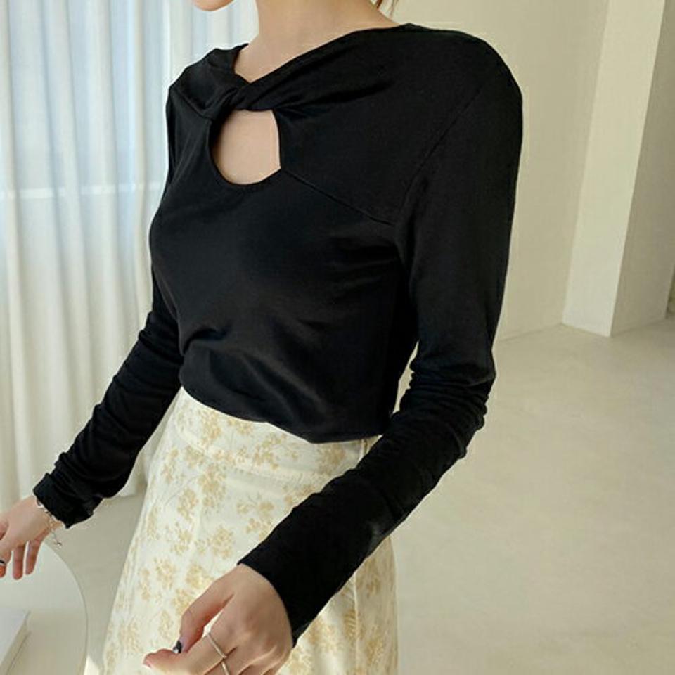 ツイストカットアウトTシャツ・全4色・t66910 レディース 【tops】【トップス Tシャツ 長袖 カットアウト ツイスト 単色 無地 シンプル セクシー 個性的 ユニーク 秋 冬 韓国 ファッション】【ハイホリHIHOLLI】