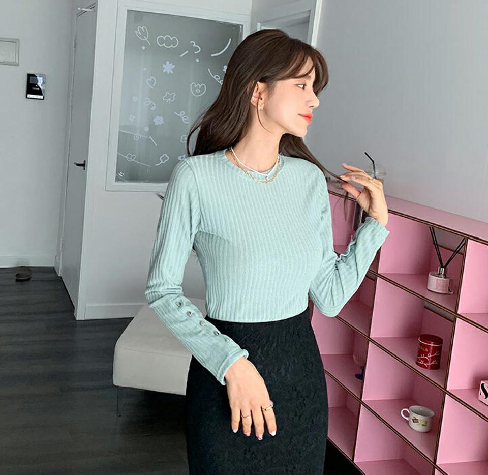 リブボタンスリーブTシャツ・全4色・t64943 レディース 【tops】【韓国 ファッション トップス Tシャツ 長袖 ラウンドネック 高級感 ナチュラル リブ スリム フィット フェイクボタン 上品 体型カーバー デイリー 秋 冬】