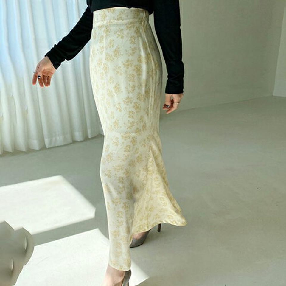 【只今30%OFF】フローラルフレアスカート・全2色・t66934 レディース 【sk】【スカート ロング ロングスカート フレア フレアスカート 花柄 フラワー フェミニン きれいめ 大人 秋 冬 韓国 ファッション】【ハイホリHIHOLLI】【fw】