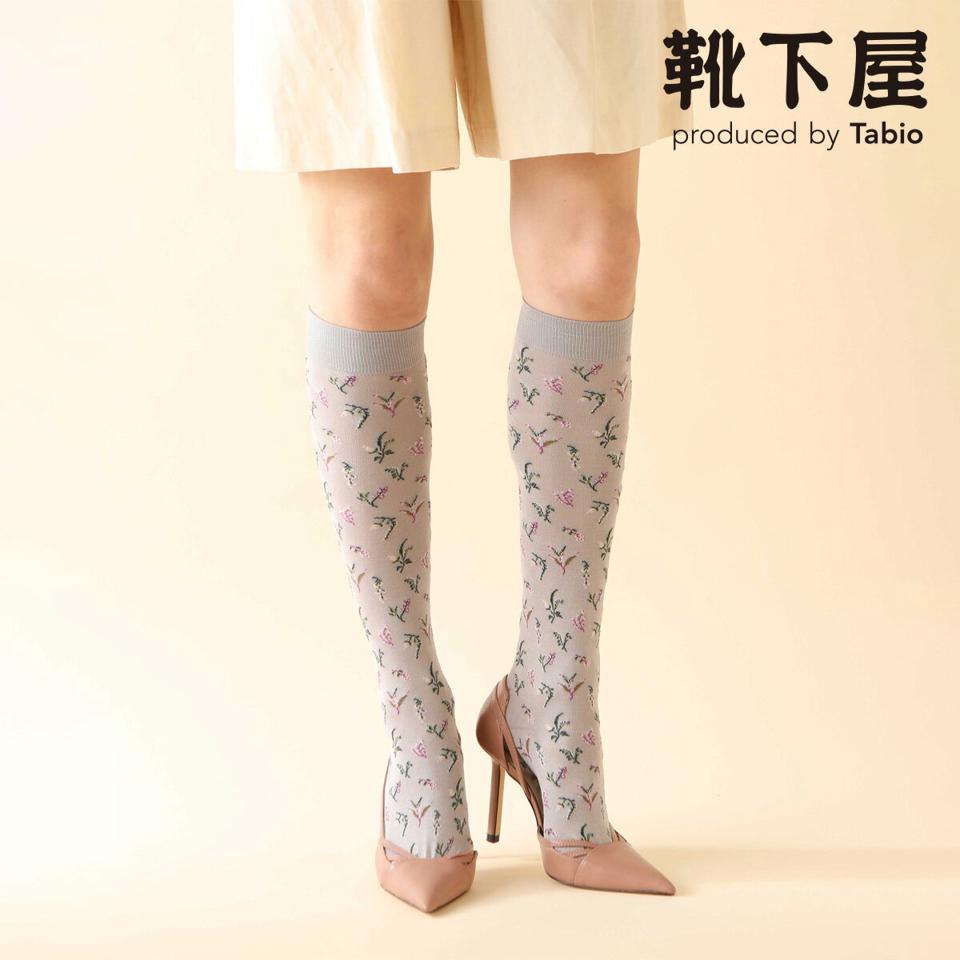 【あす楽】【Tabio】 花模様柄ハイソックス / 靴下屋 靴下 タビオ くつ下 ハイ 花柄 レディース 日本製
