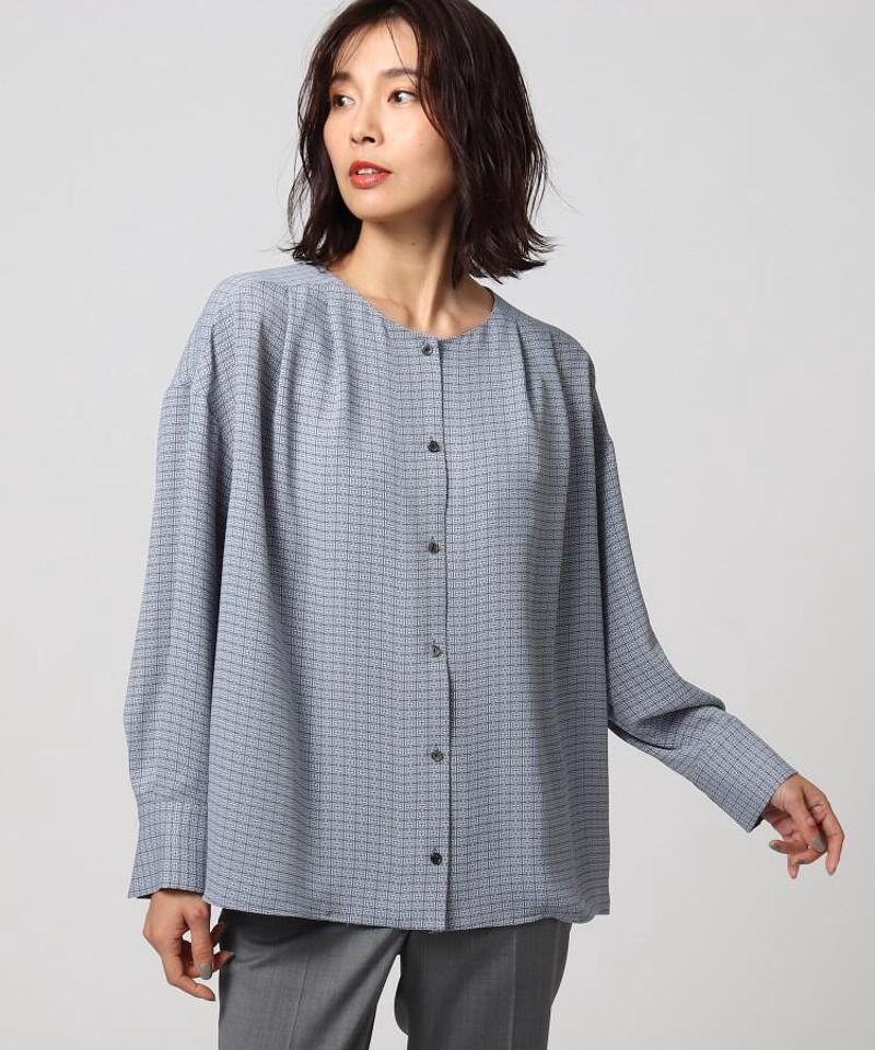 グラフィカルモデルノプリントブラウス