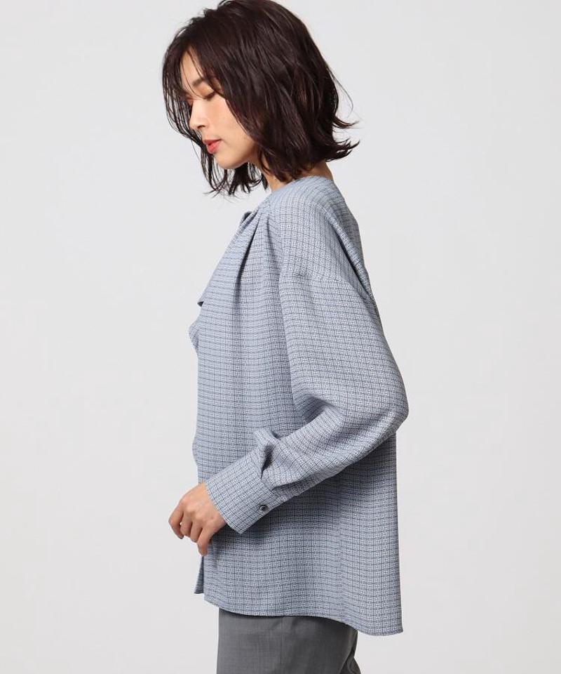 グラフィカルモデルノプリントブラウス