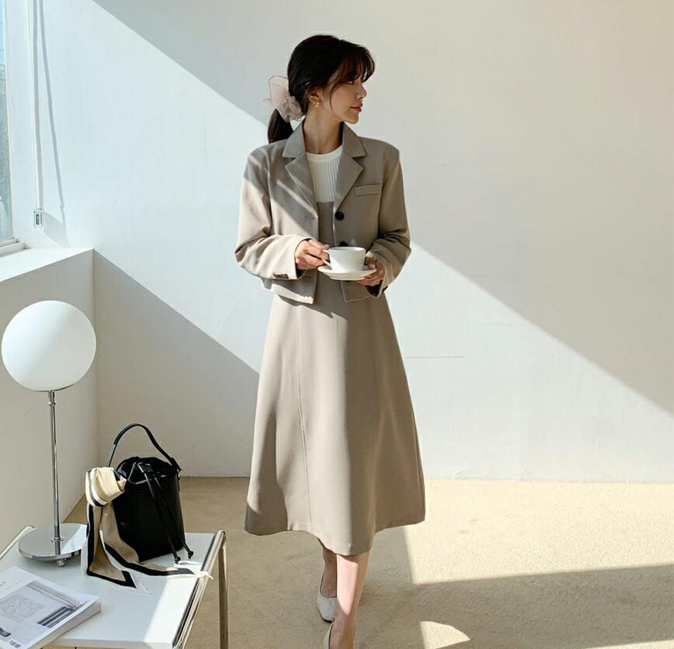 スクエアスリーブレスワンピース&クロップドジャケットSET・全2色・t61622 レディース 【ops】【韓国 ファッション ワンピース ロング ロングワンピース モダン セット ジャケット クロップド スクエアネック スリーブレス キャミソール 体型カバー 秋 冬】