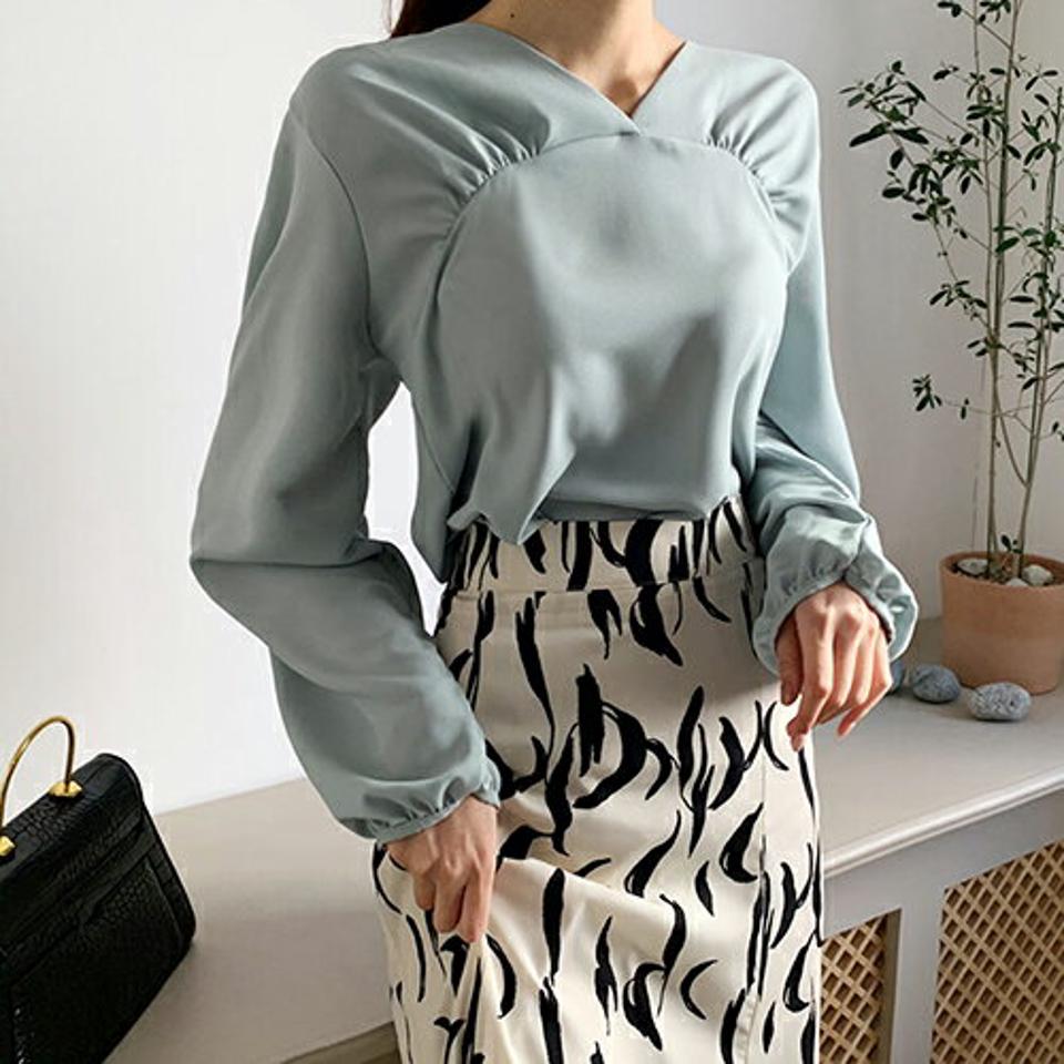 Vネックギャザーブラウス・全4色・66987 レディース 【bl】【トップス ブラウス 長袖 ギャザー Vネック 単色 無地 シンプル 大人 オフィスカジュアル 秋 冬 韓国 ファッション】【ハイホリHIHOLLI】