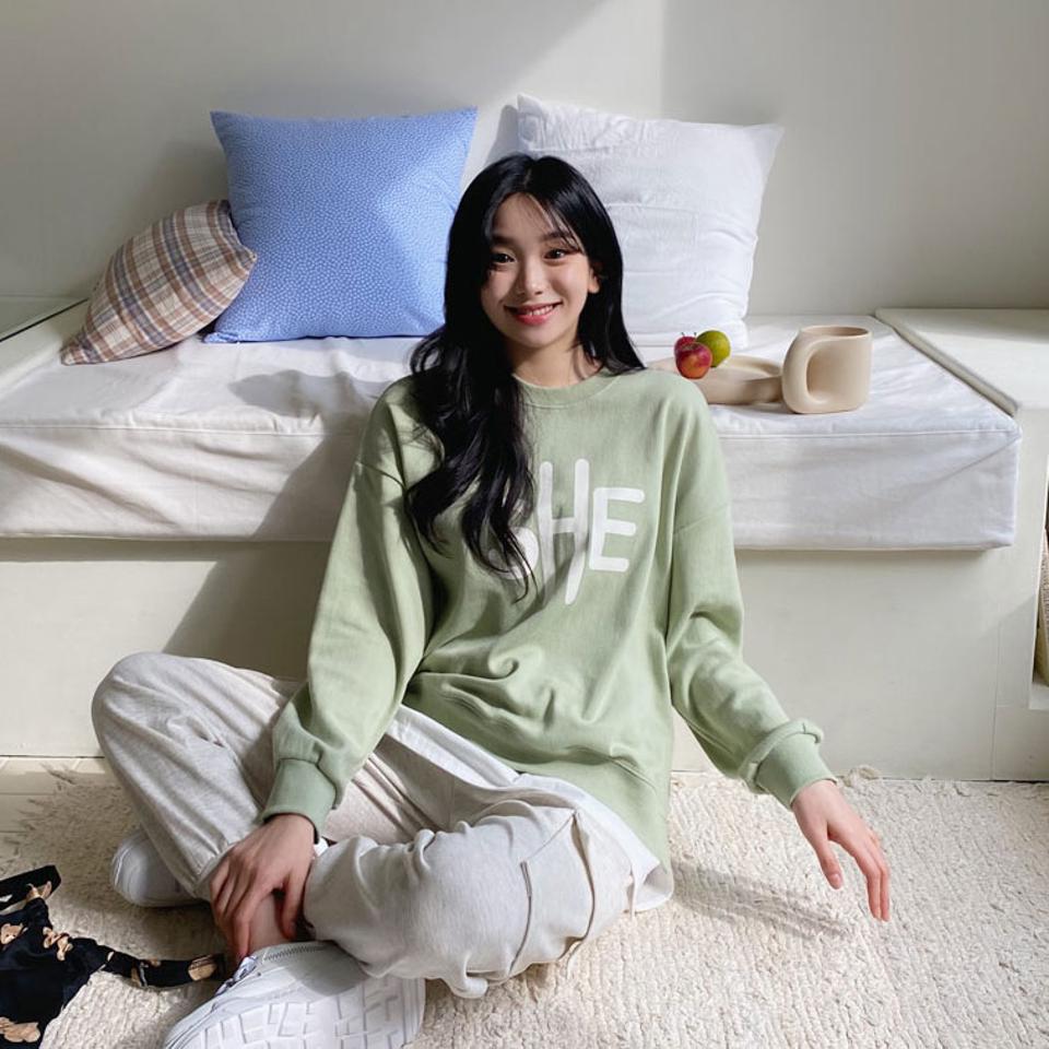 レイヤード調ロゴスウェット・全4色・b63150 レディース 【tops】【韓国 ファッション トップス Tシャツ 長袖 ラウンドネック ロゴ ラフ スウェット ルーズ ゆったり デイリー カジュアル 体型カーバー 秋 冬】【NIJU】【BT】