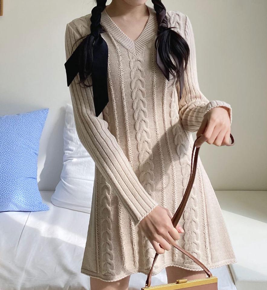 Vネックツイストニットミニワンピース・全4色・t63209 レディース 【ops】【韓国 ファッション ワンピース ミニ ミニワンピース カジュアル デイリー ニットワンピース 首元 Vネック スリム Aライン ツイスト 細身 体型カバー 秋 冬】【NIJU】