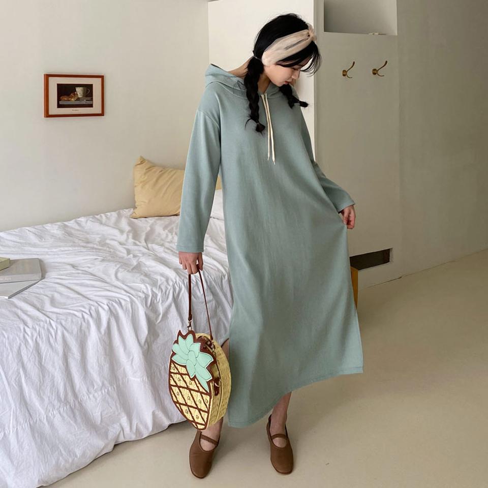 フードロングワンピース・全4色・b63210 レディース 【ops】【韓国 ファッション ワンピース ロング ロングワンピース カジュアル ストリングフード Hライン スリット リボン 細身 体型カバー 秋 冬】【NIJU】