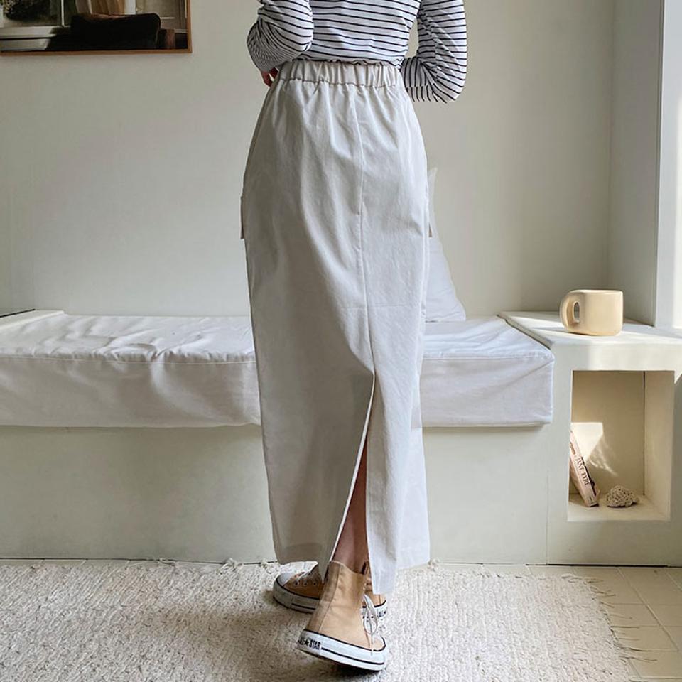 バックルポケットスカート・全3色・t63137 レディース 【sk】【韓国 ファッション ボトムス スカート ロング ロングスカート バックルストラップ カードポケット スタイリッシュ ウエストゴム カジュアル 体型カバー シンプル デイリー 秋 冬】【NIJU】